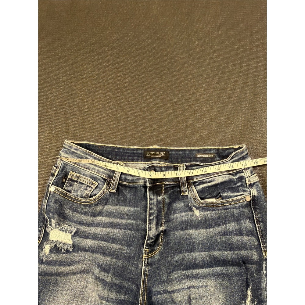 Judy Blue Mid Rise Cuffed Destroy Boyfriend Size 9/29 - Picture 4 of 8
